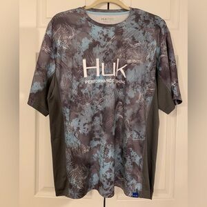 Huk Men's Short Sleeve Performance Camo Shirt - Blue and Gray Size Large